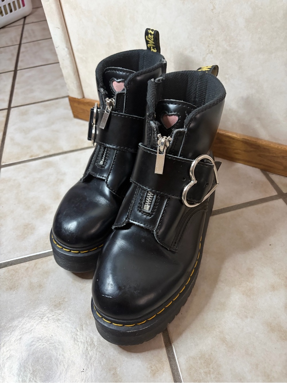 Dr. Martens lazy oaf heart buckle black boots size 7 EUR 38
